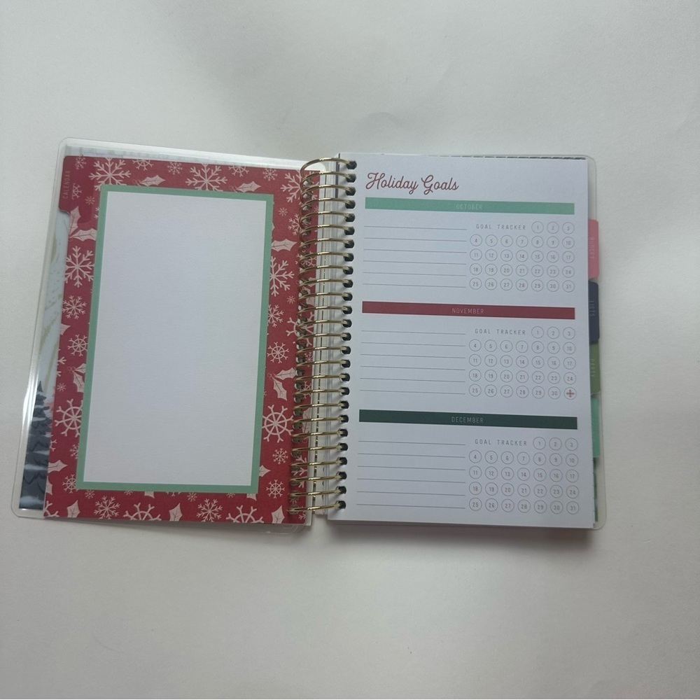 Michaels Recollections Holiday Keepsake Planner - Picture 5 of 14